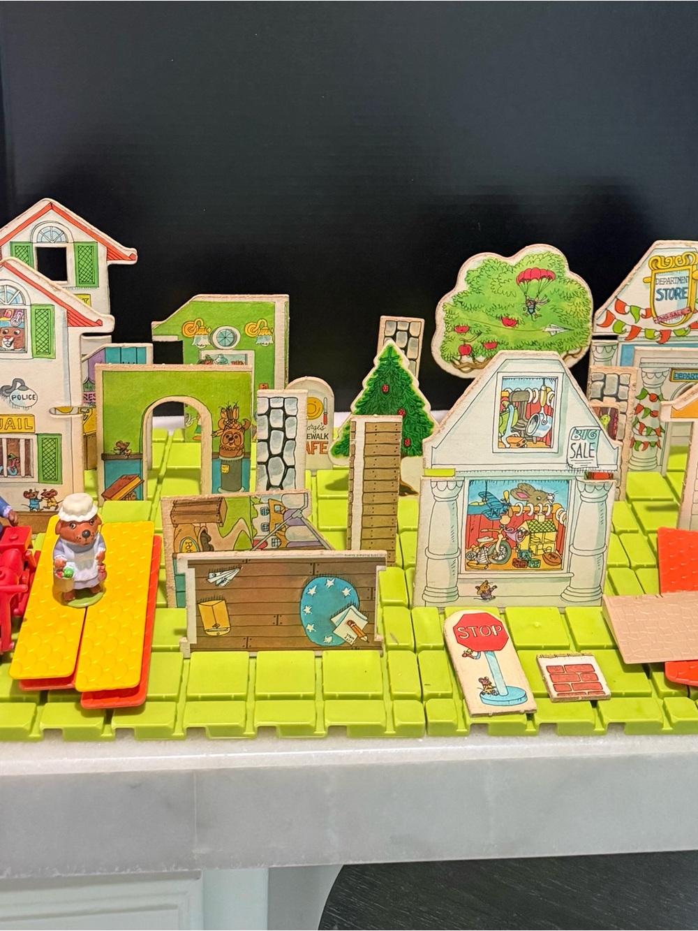 Vintage Playskool Puzzletown Richard Scarry's Mayor Fox's Town Center Vntg 70s